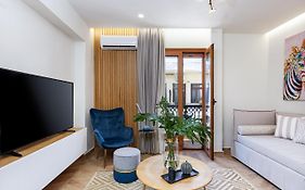 Queen Stella Luxury Homes